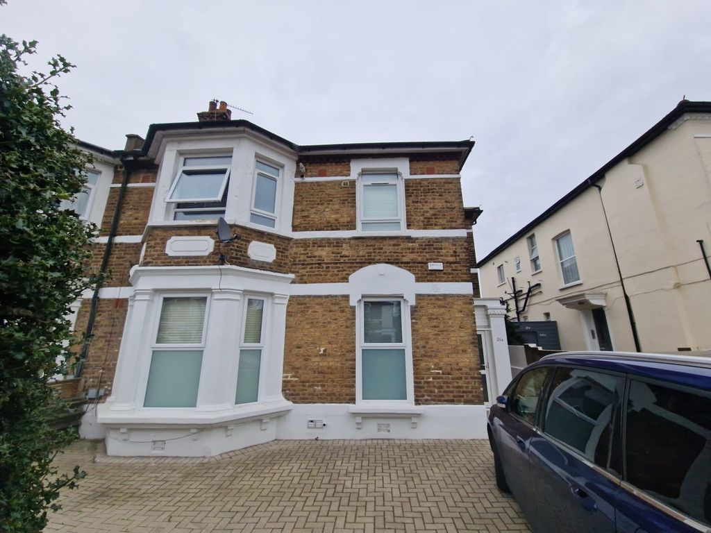 Property photo 1 of 7 Nicoll Rd, London, Nw10