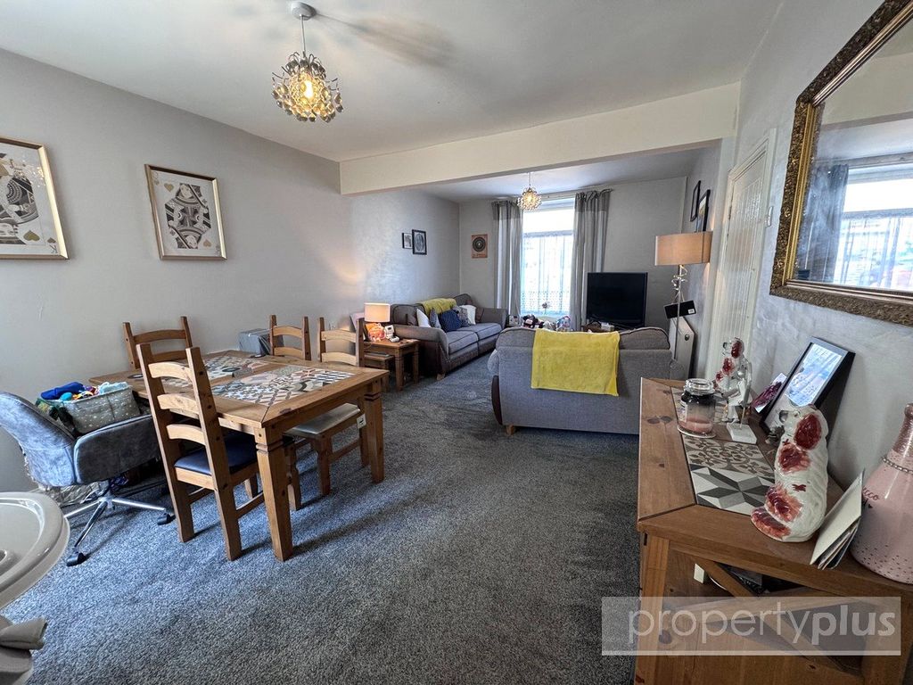 Property photo 2 of 14 Picture No. 08