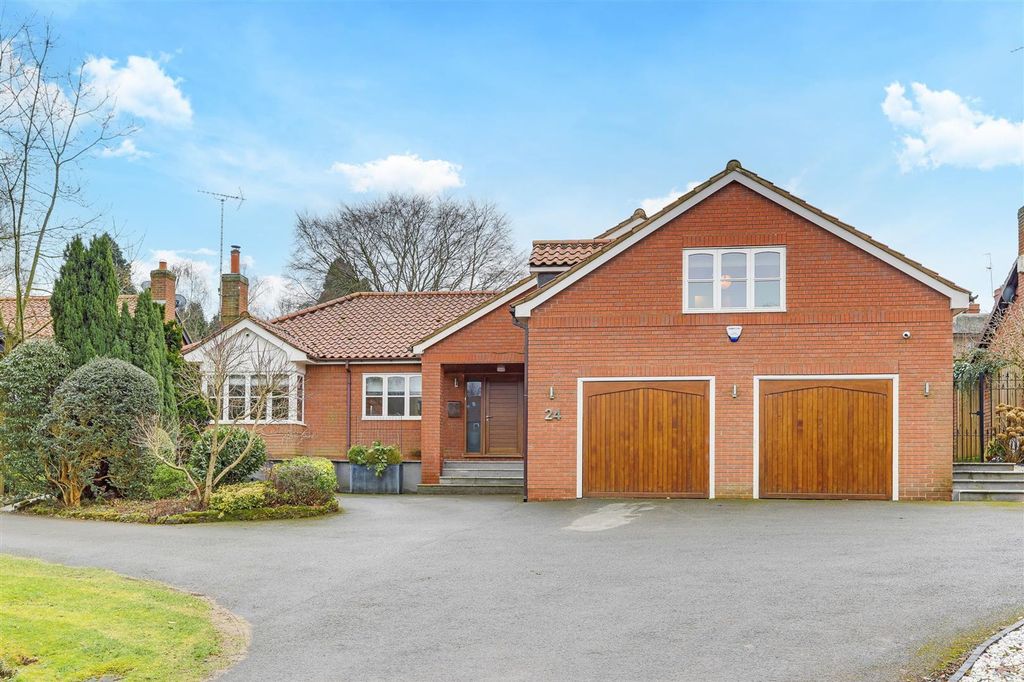 Property photo 1 of 38