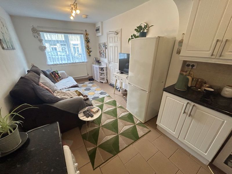 Property photo 3 of 7 Photo 6