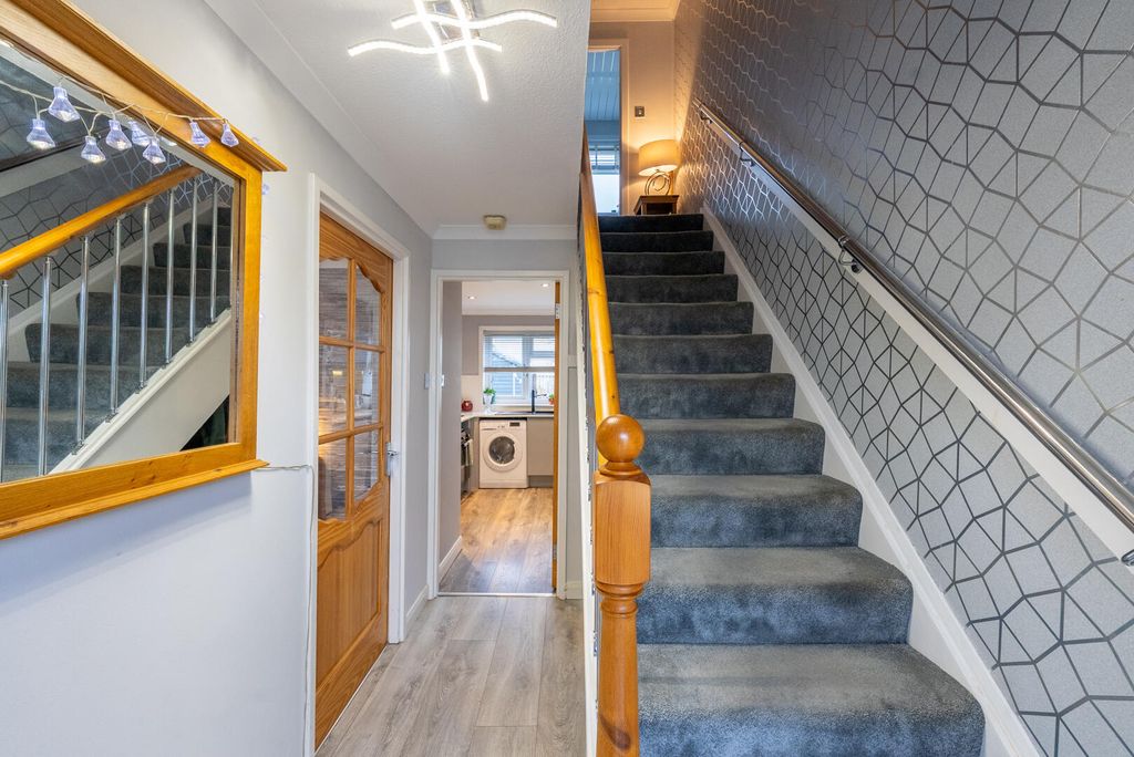 Property photo 2 of 28 Hallway