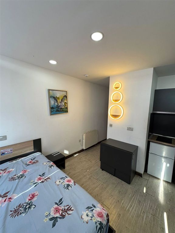 Property photo 2 of 7 Picture No. 06