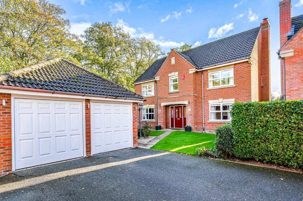 Property photo 1 of 34
