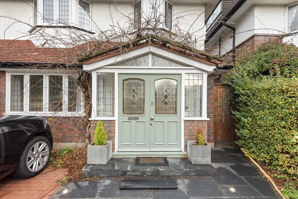 Property photo 2 of 22