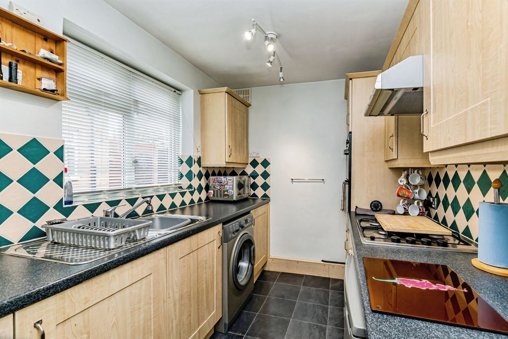Property photo 2 of 17