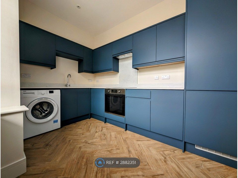 Property photo 3 of 16 Kitchen