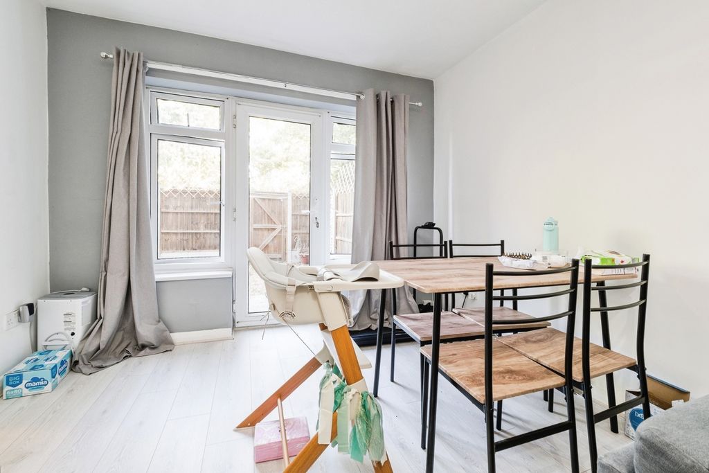 Property photo 3 of 13 Pbox-Img.Jpg