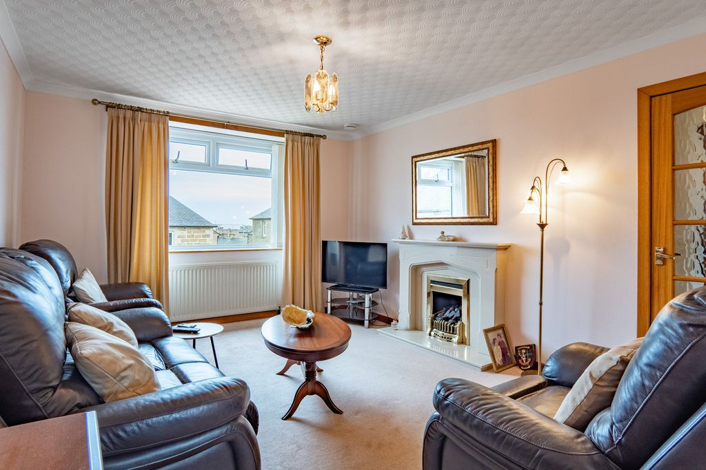 Property photo 2 of 35