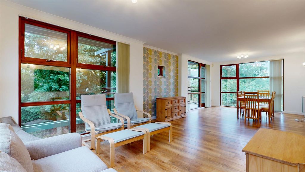 Additional image 6 of 4 bed flat for saleWoodward Place, Loughton Lodge, Milton Keynes MK8