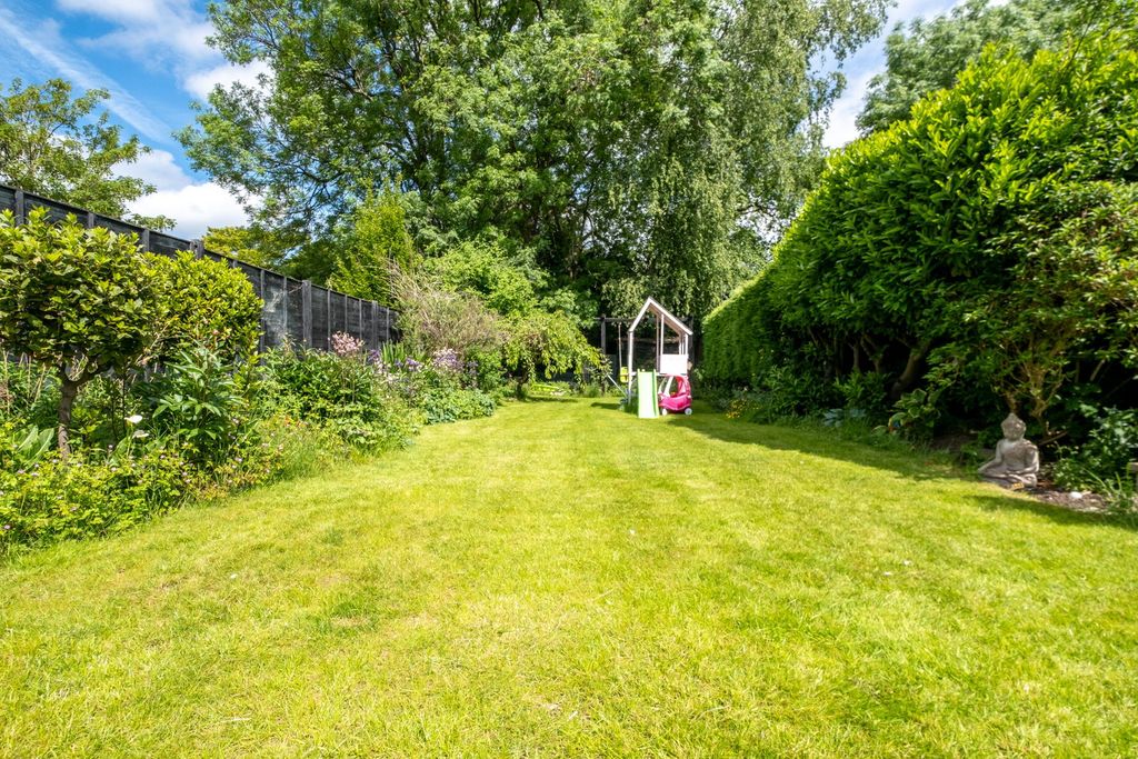 Property photo 2 of 19
