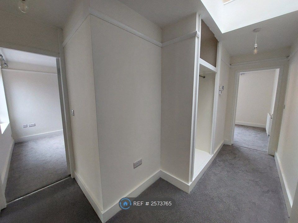 Property photo 3 of 10 Hallway