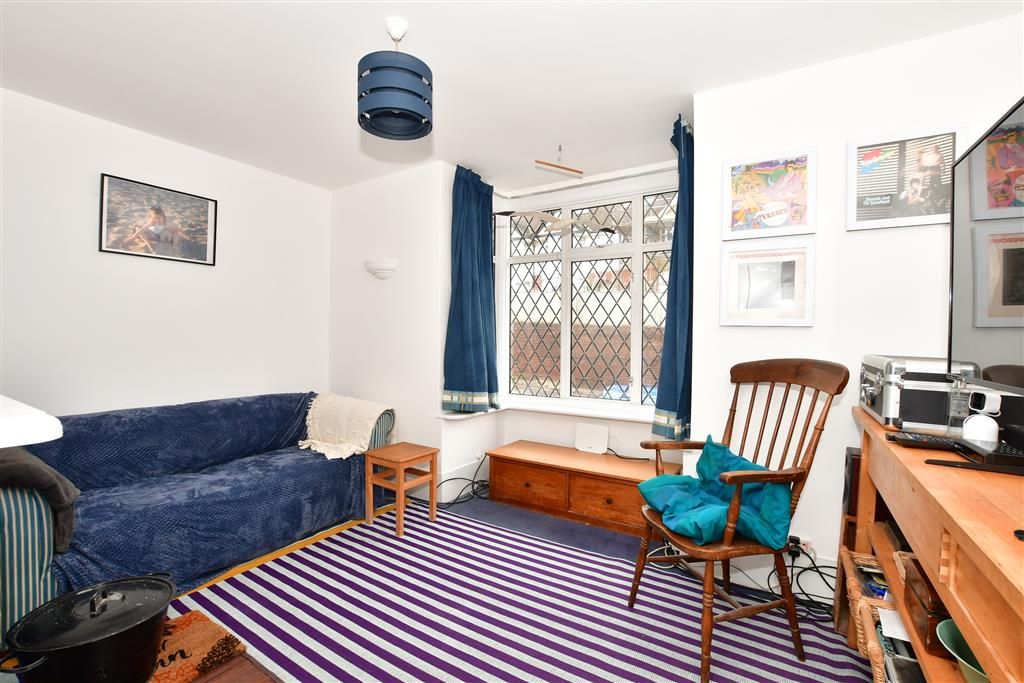 Property photo 1 of 10 Lounge
