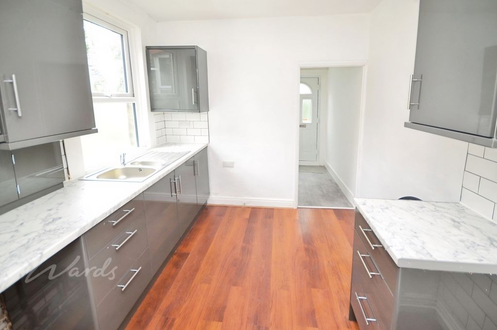Property photo 2 of 6 Jenner Kitchen
