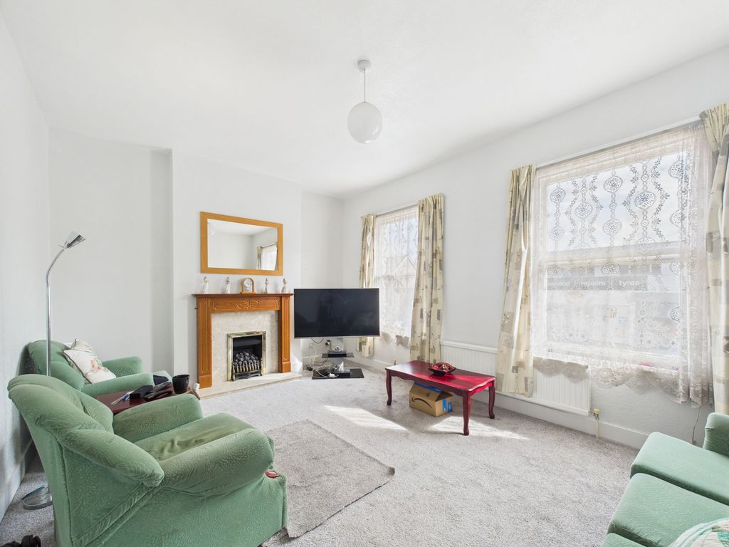 Property photo 2 of 7