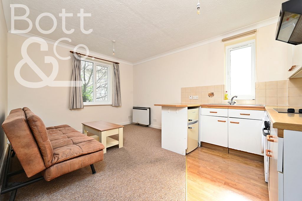 Property photo 2 of 10