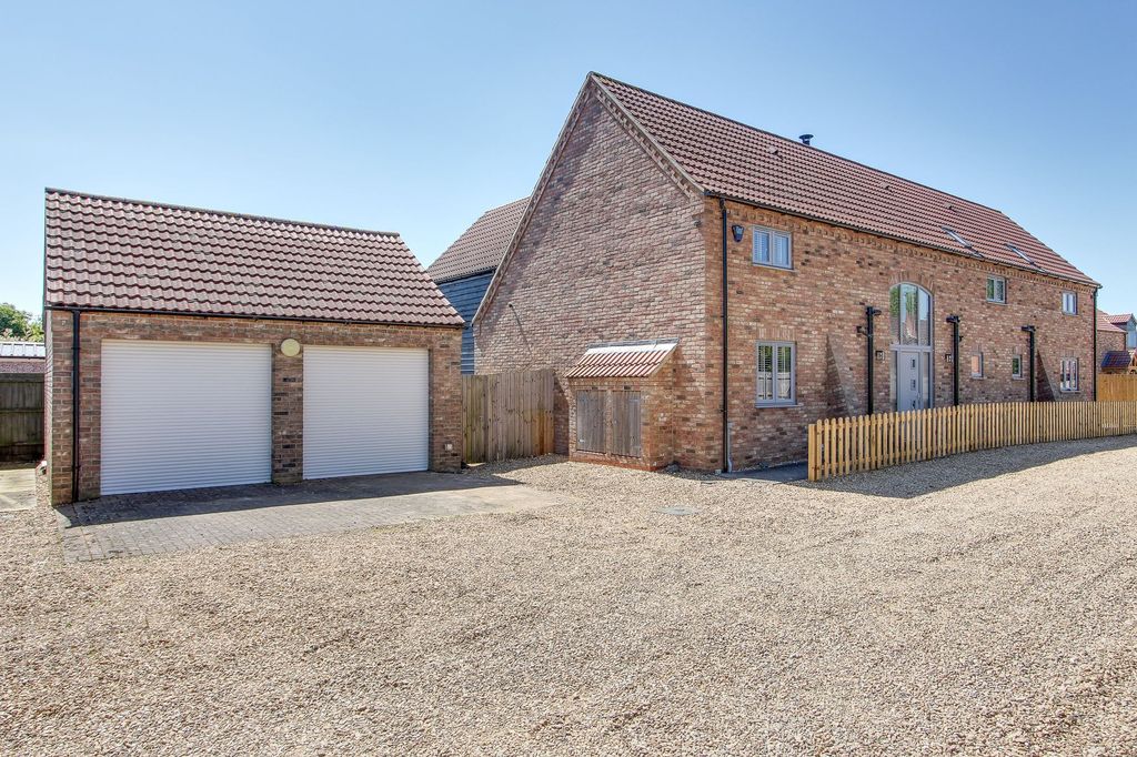 Property photo 1 of 63