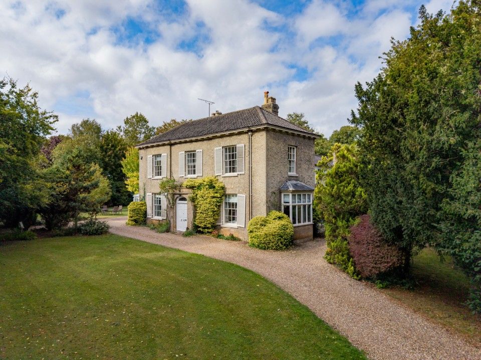 Property photo 2 of 37