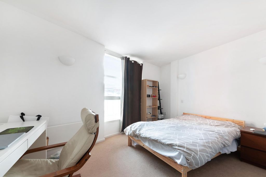 Property photo 3 of 7