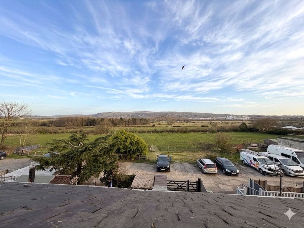 Property photo 3 of 25 Picture No. 24