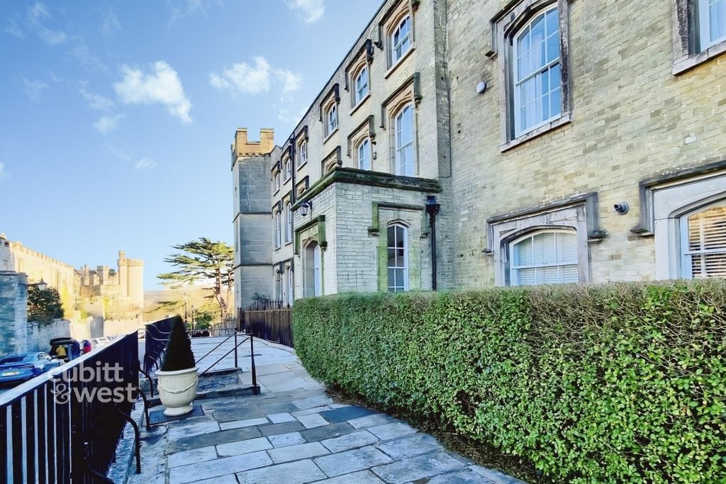 Property photo 1 of 16 d34A0c17-1