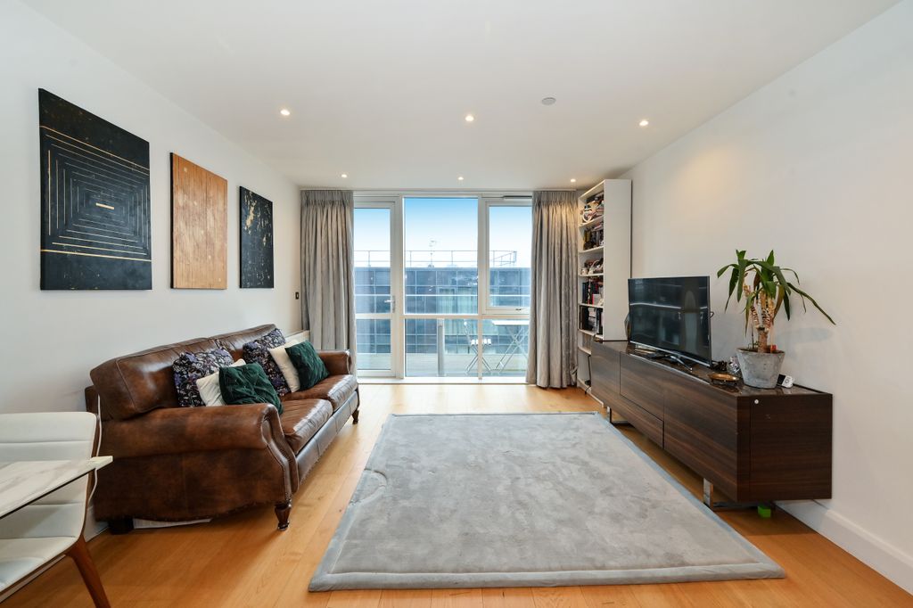 Property photo 2 of 11 2