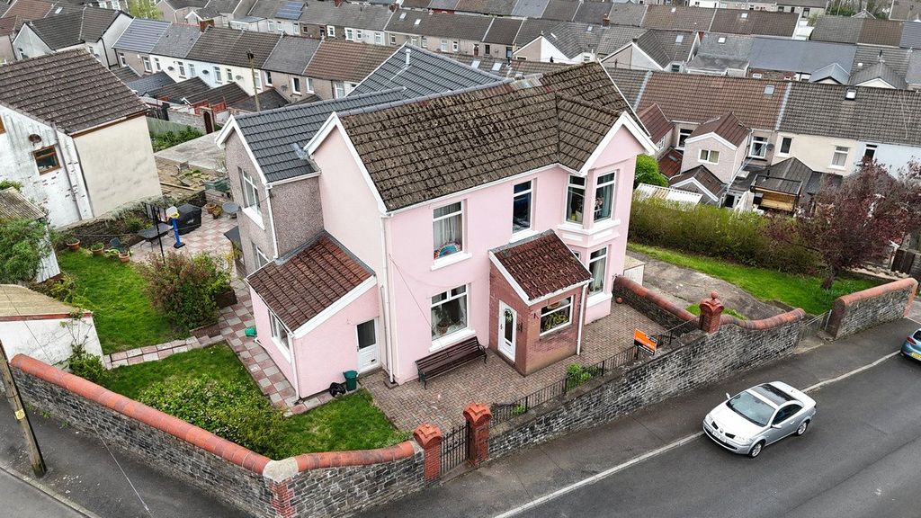 Property photo 1 of 37 Picture No. 38