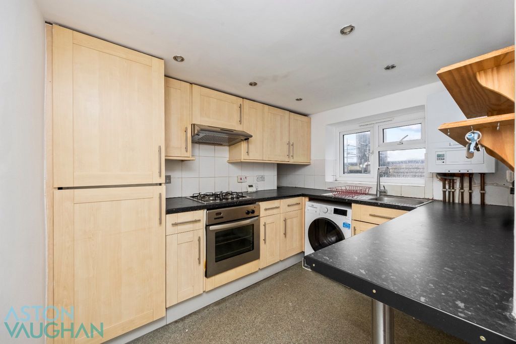 Property photo 3 of 9 6102662
