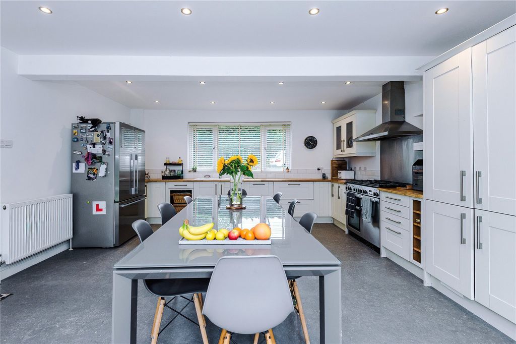 Property photo 2 of 43 Picture No. 68