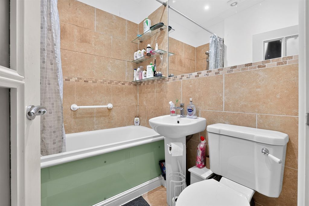 Property photo 3 of 8