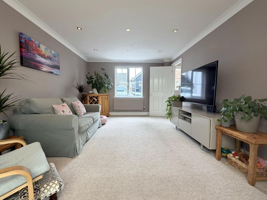 Property photo 2 of 20 Living Room