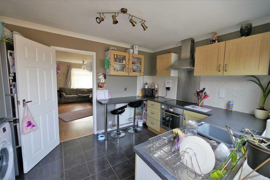 Property photo 2 of 12 Kitchen