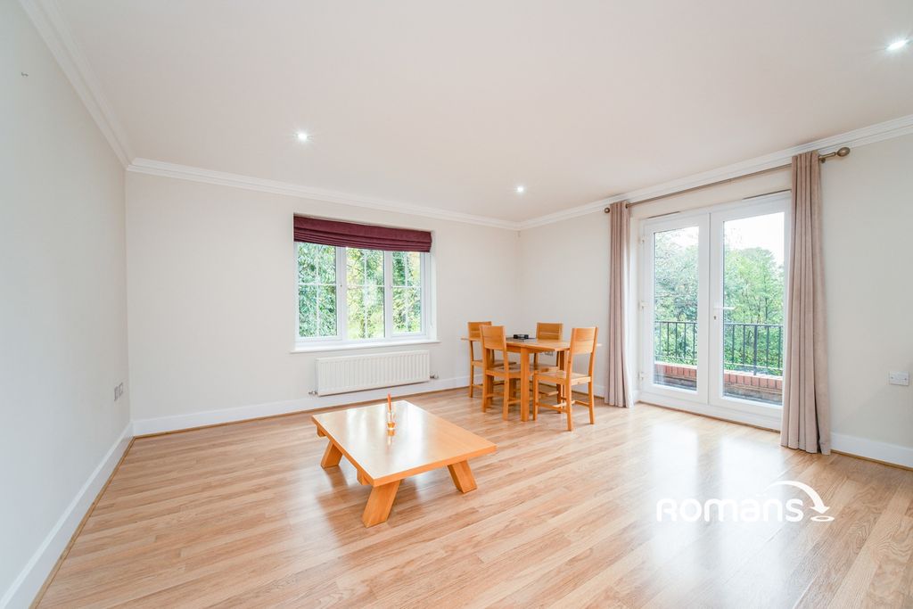 Property photo 3 of 11 Photo