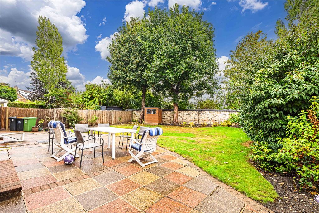 Property photo 2 of 18 Picture No. 23