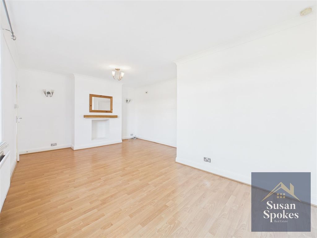 Property photo 2 of 19 Cam01858G0-Pr0178-Still006.Jpg