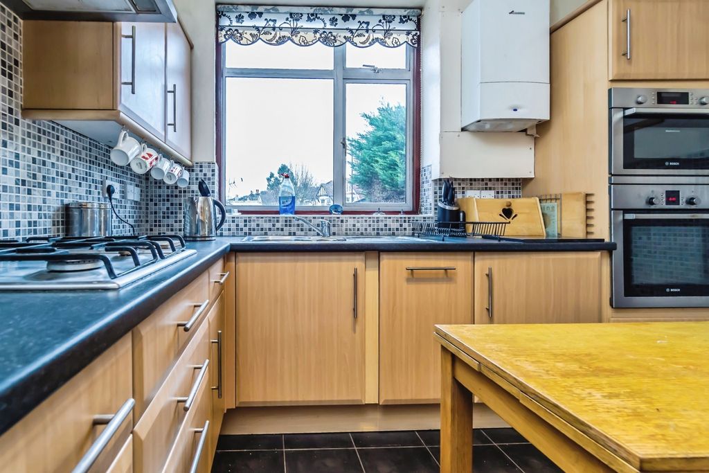 Property photo 3 of 17 Pbox-Img.Jpg