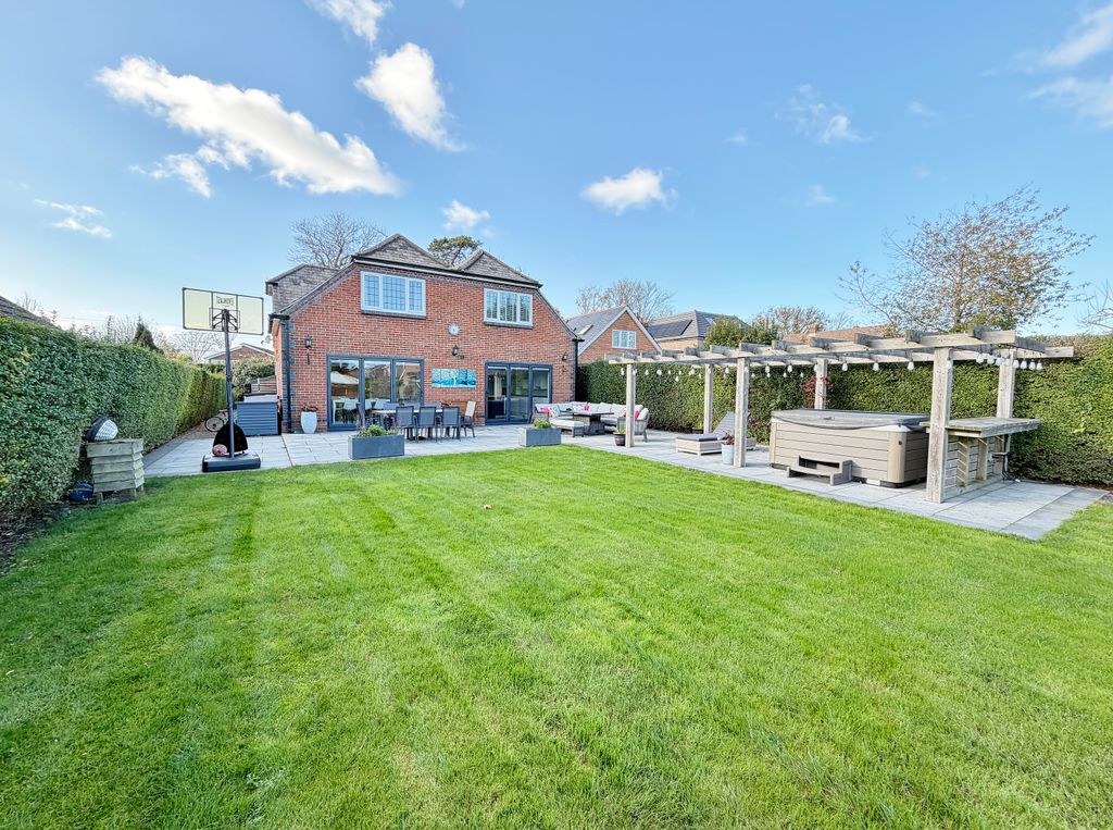 Property photo 3 of 31