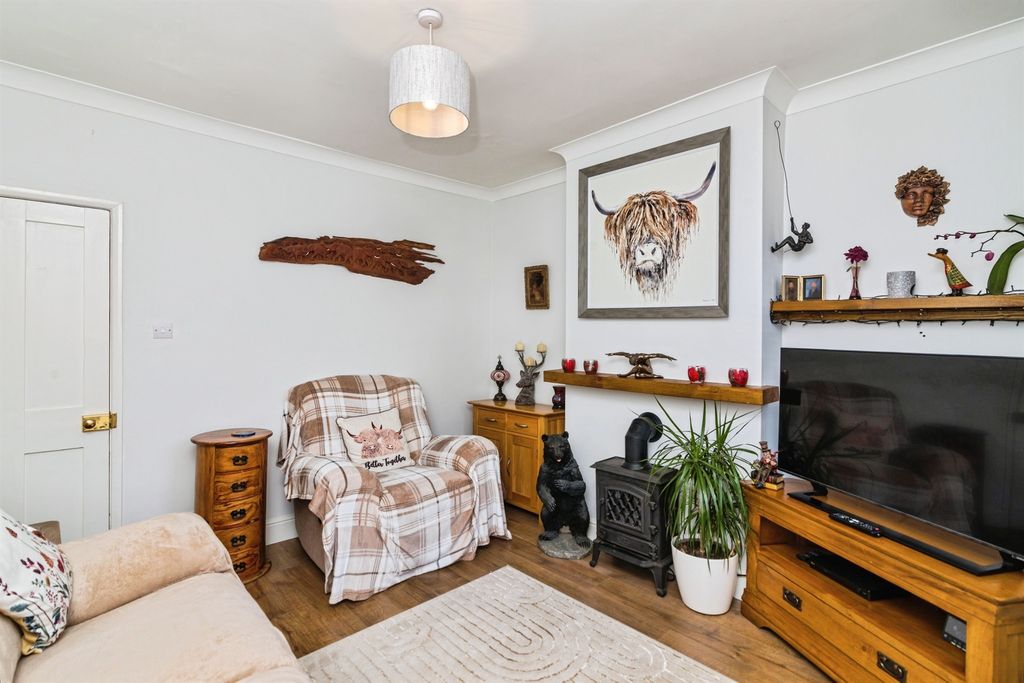 Property photo 3 of 19