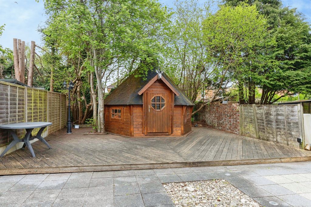 Property photo 2 of 13