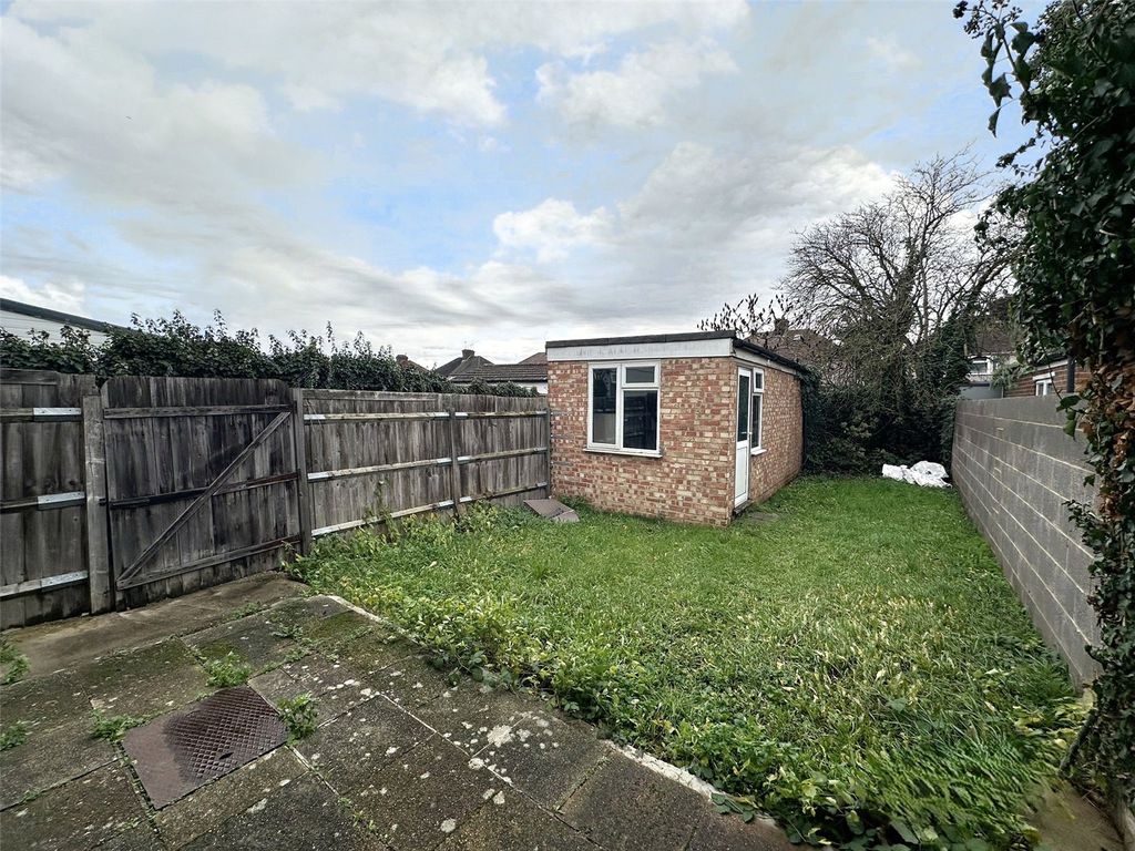 Property photo 2 of 5 Garden