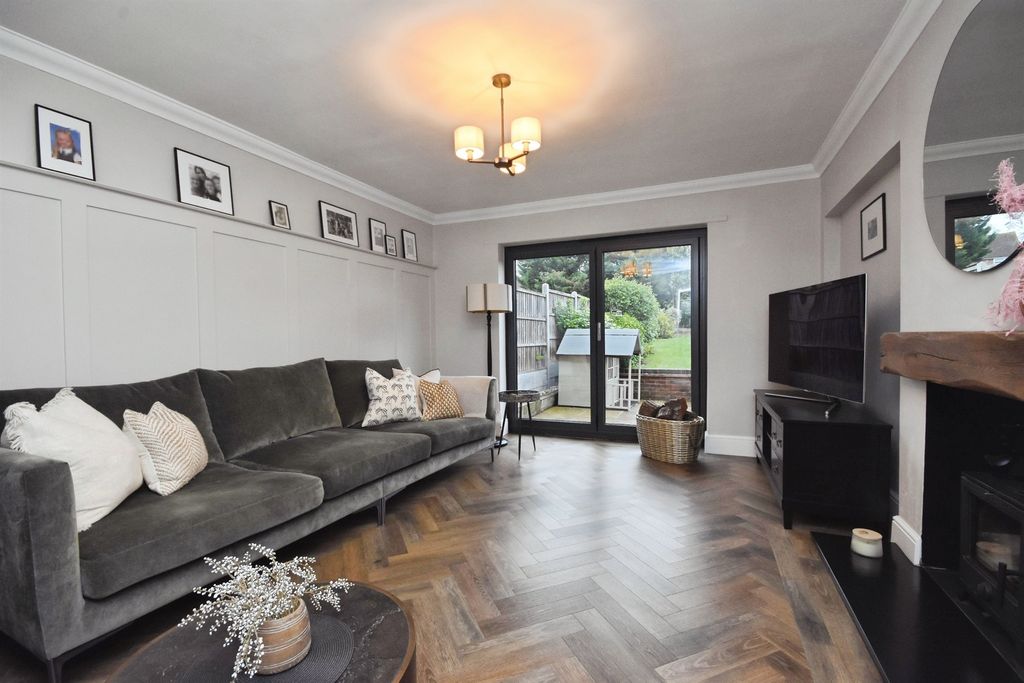 Property photo 2 of 31