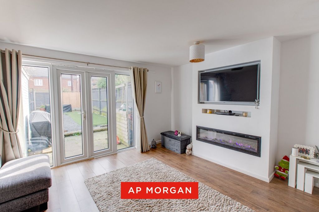 Property photo 3 of 16 Picture No. 06