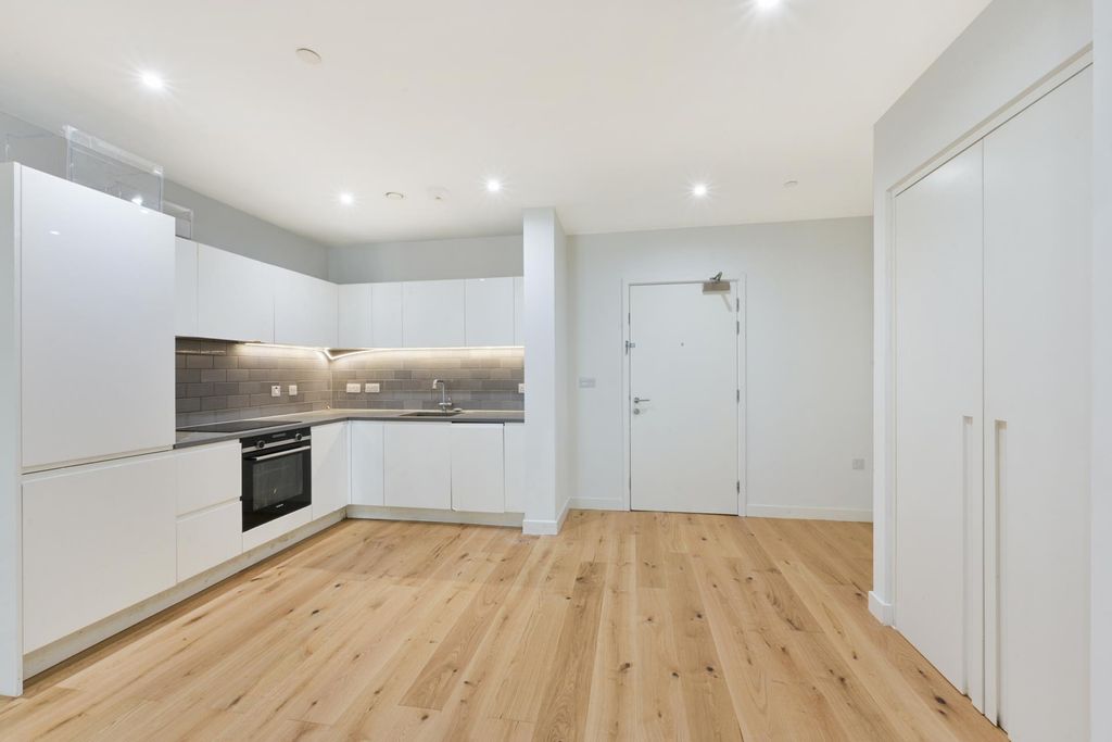 Property photo 2 of 11