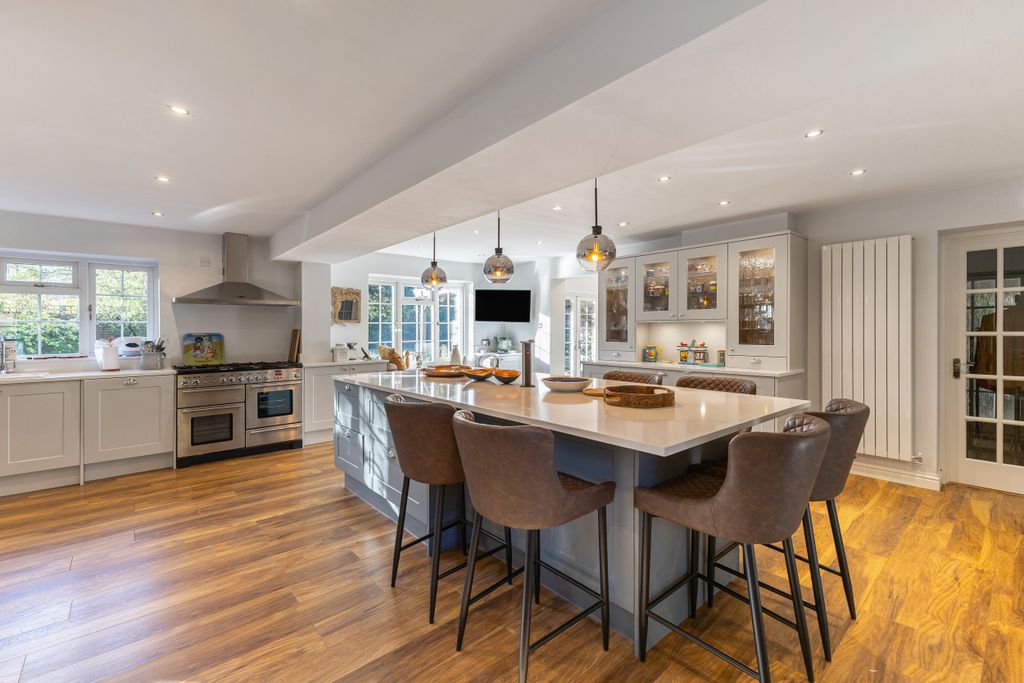 Property photo 2 of 22