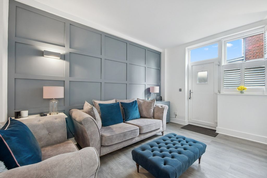 Property photo 3 of 17 4079507