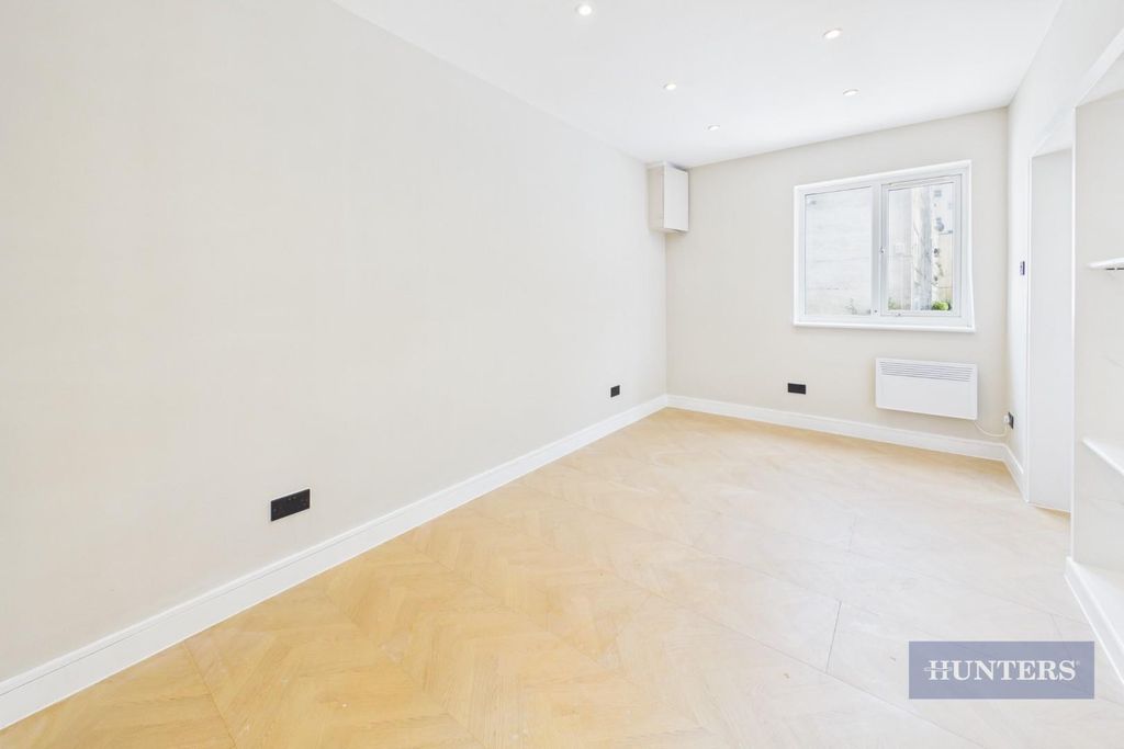 Property photo 2 of 8 Cam05152G0-Pr0515-Still009.Jpg