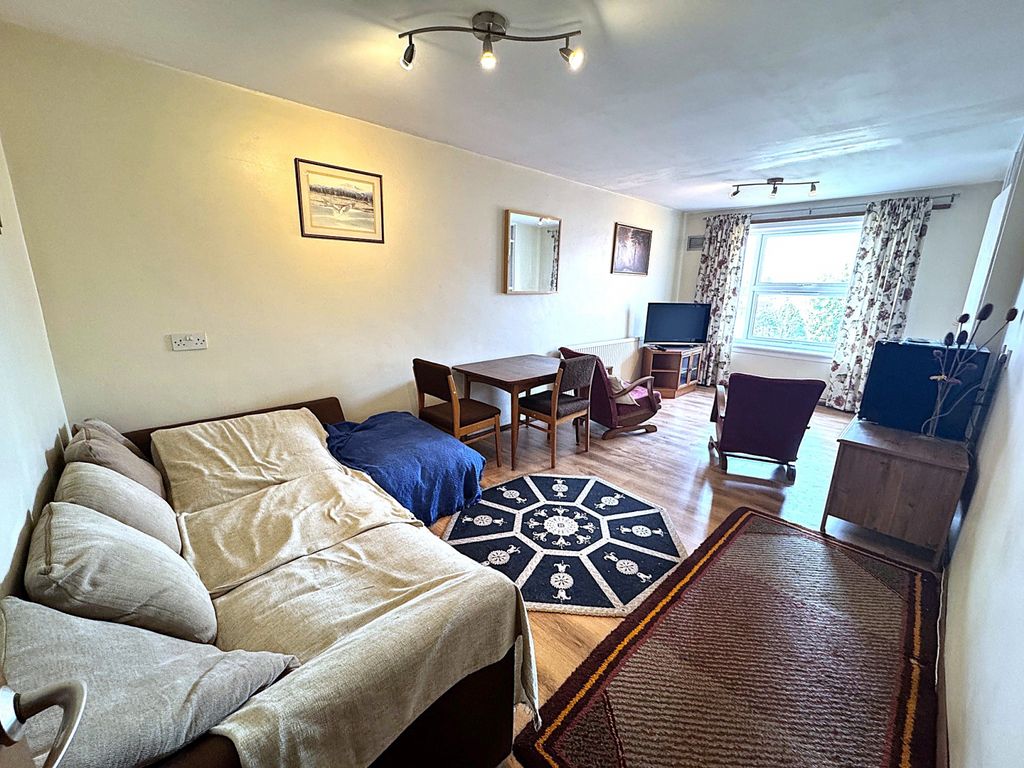 Property photo 2 of 8 Gallery