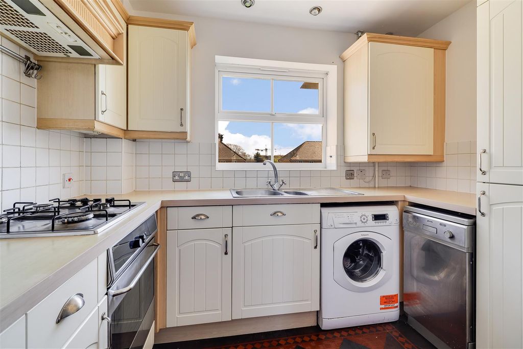 Property photo 3 of 17 Img (3).Jpg