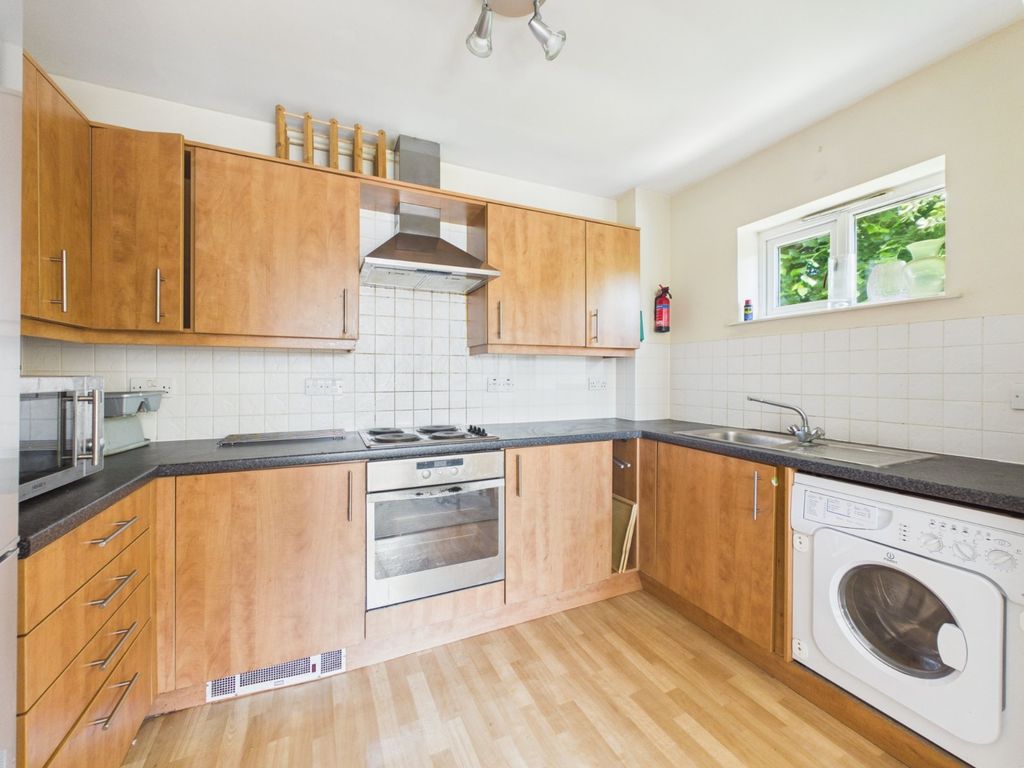 Property photo 3 of 7 Kitchen
