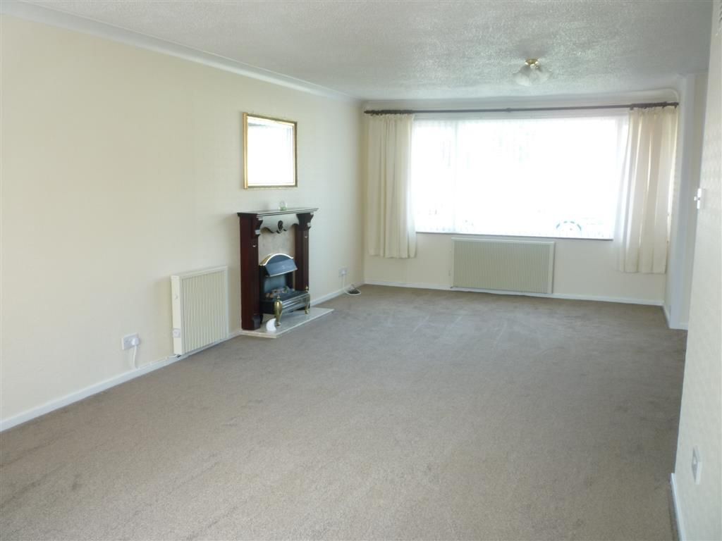 Property photo 1 of 9 Living Room