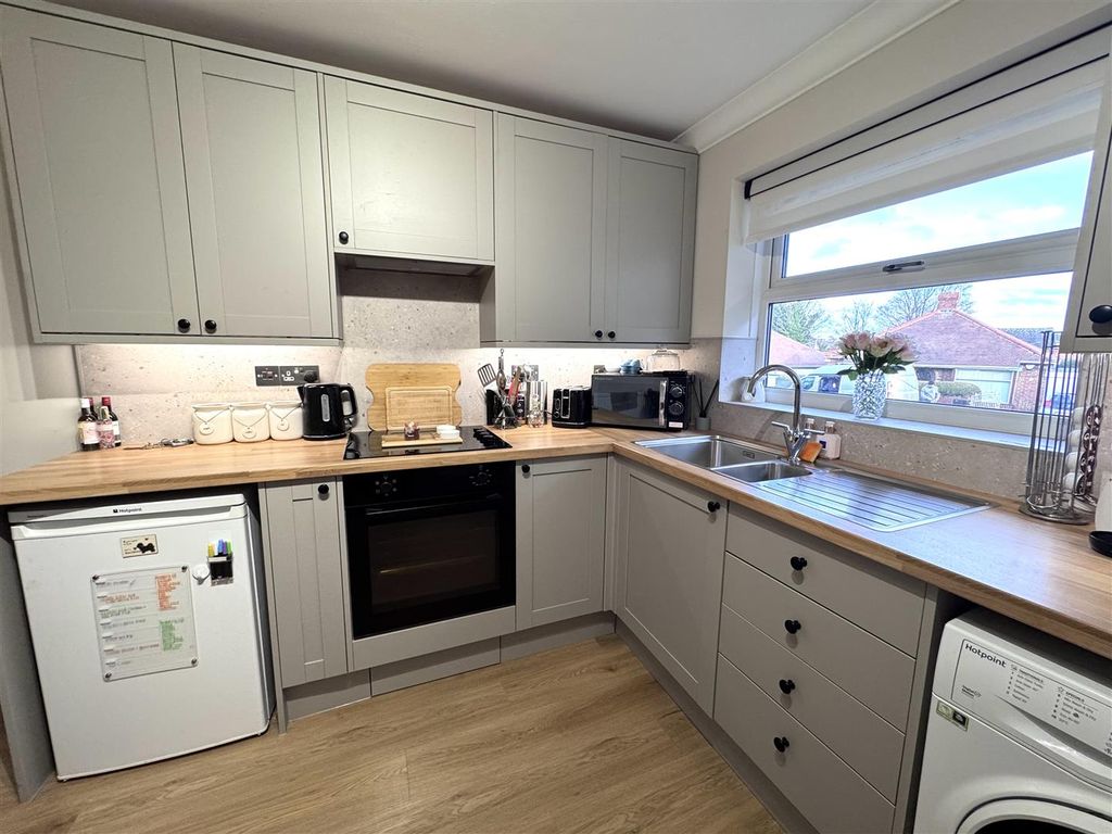 Additional image 5 of 2 bed town house to rentDarton Street, Barnsley S70